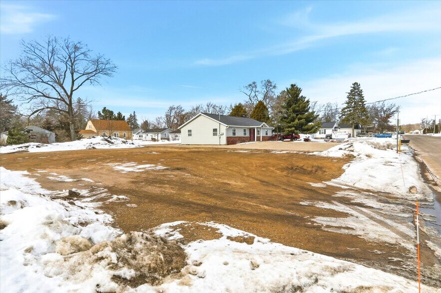 More Photos Of 1910 7th St S, Wisconsin Rapids Office For Sale