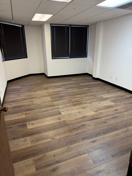 More Photos Of 6377 Nancy Ridge Dr, San Diego Light Manufacturing For Lease