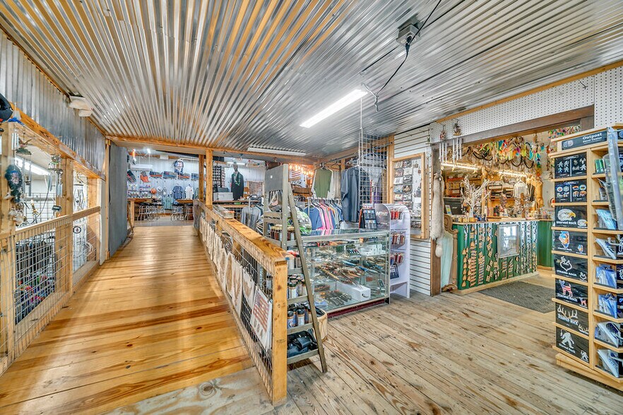 More Photos Of 602 Clark St, Utica Restaurant For Sale