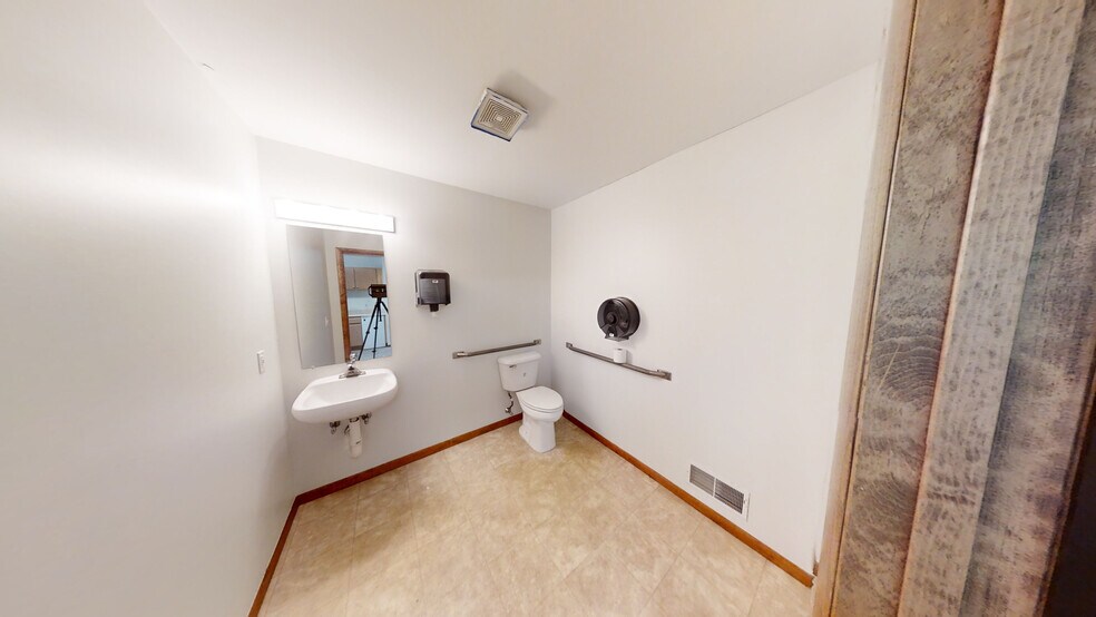 More Photos Of 3281 Racquet Club Dr, Traverse City Office For Lease