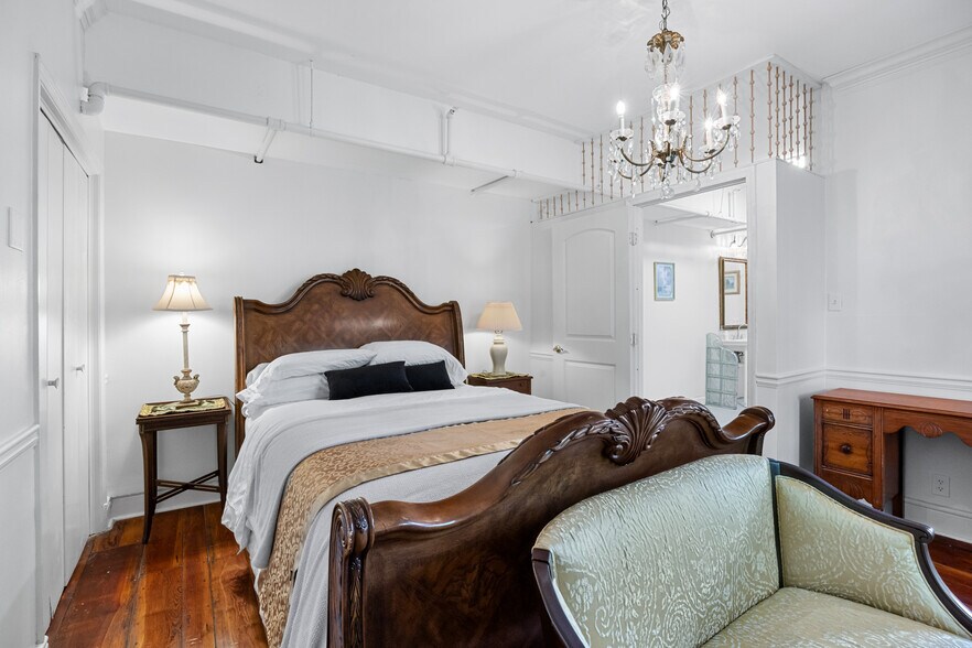 More Photos Of 402 E Gaston St, Savannah Hospitality For Sale