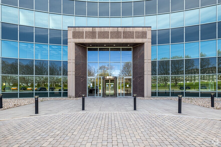 More Photos Of 440 Wheelers Farms Rd, Milford Office For Lease