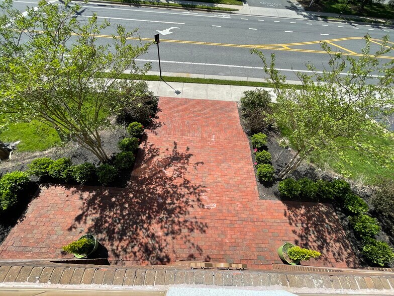 More Photos Of 4041 University Dr, Fairfax Medical For Lease