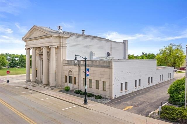 More Photos Of 311 W Grand Ave, Wisconsin Rapids Office For Sale