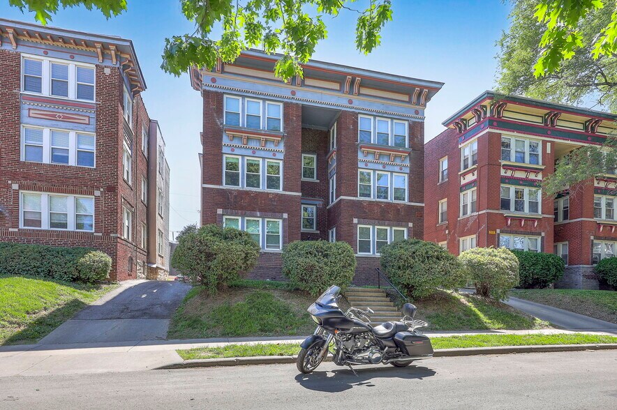 More Photos Of 4017-4023 Harrison St, Kansas City Apartments For Sale
