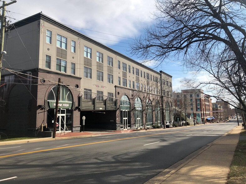 Primary Photo Of 800 W Broad St, Falls Church Office For Lease