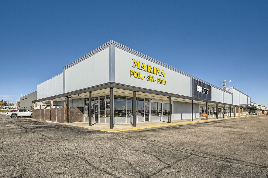 More Photos Of 7700-7893 W Jewell Ave, Lakewood Unknown For Lease