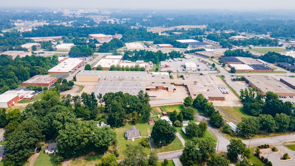 More Photos Of 315 Kettering Rd, High Point Manufacturing For Lease