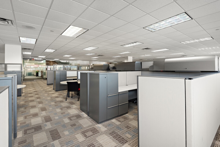 More Photos Of 6499 University Ave NE, Fridley Office For Sale