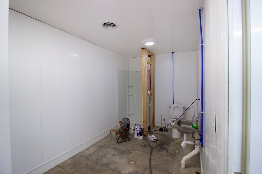 More Photos Of 6924 Peck Rd, Eaton Rapids Industrial For Sale