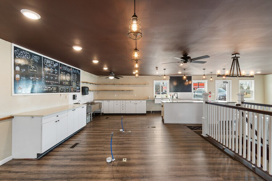 More Photos Of 1177 Canton Rd, Akron Storefront For Sale