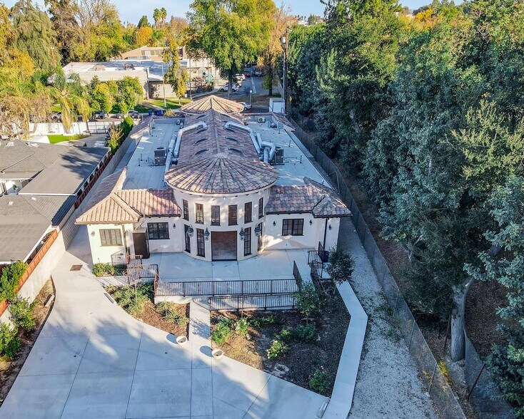 More Photos Of 5647 Beckford Ave, Tarzana Rehabilitation Center For Lease