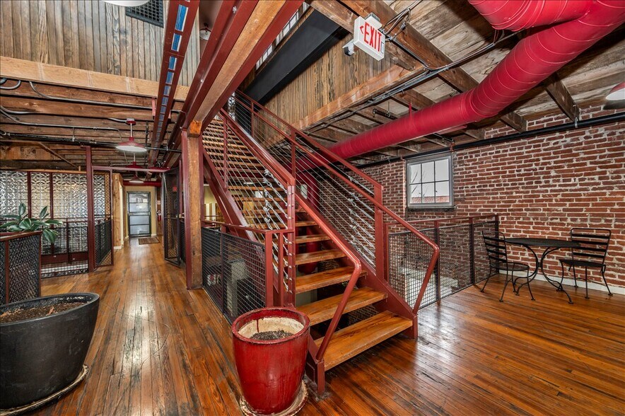 More Photos Of 47 E All Saints St, Frederick Loft Creative Space For Sale