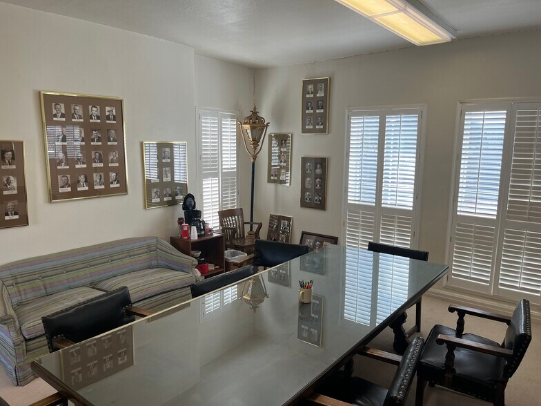 More Photos Of 233 W Twohig Ave, San Angelo Office For Sale