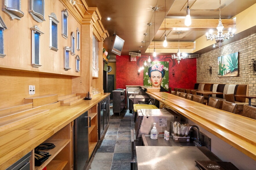 More Photos Of 3115 N Lincoln Ave, Chicago Restaurant For Sale