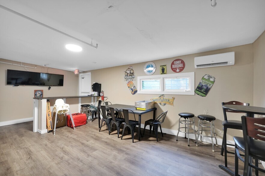 More Photos Of 2695 Post St, Jacksonville Freestanding For Sale