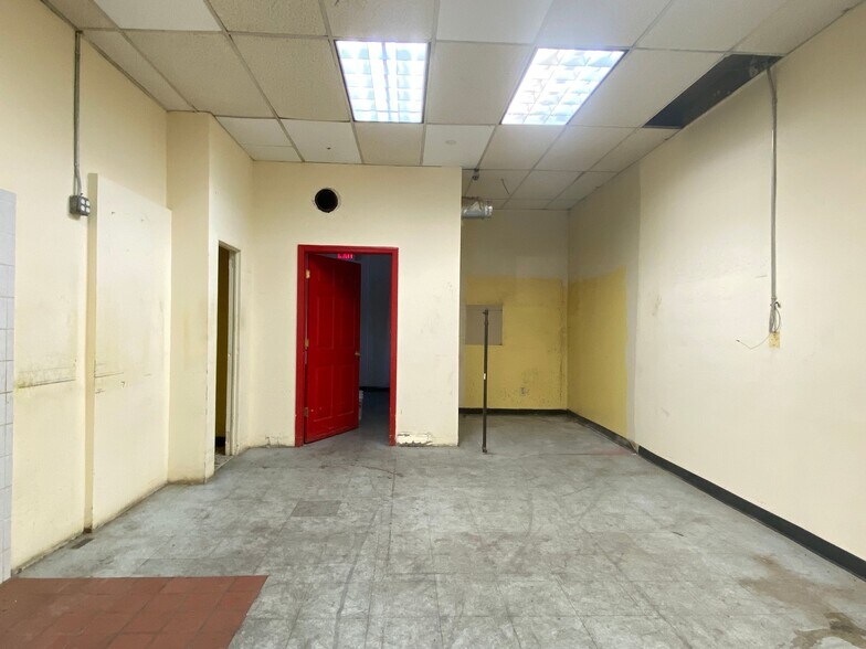 More Photos Of 41-10 29th St, Long Island City Storefront Retail Office For Lease