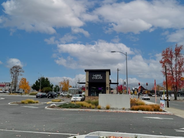 More Photos Of 735 SE 6th St, Grants Pass Office For Lease