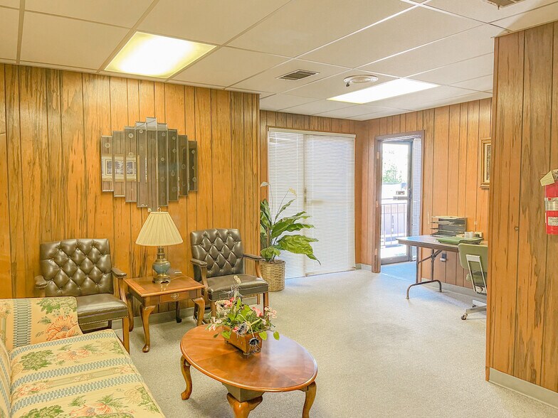 More Photos Of 4420 North Blvd, Baton Rouge Office For Sale
