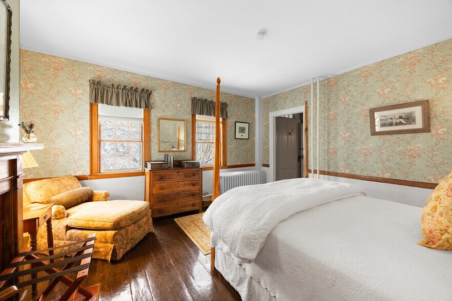 More Photos Of 40 Union St, Blue Hill Hospitality For Sale