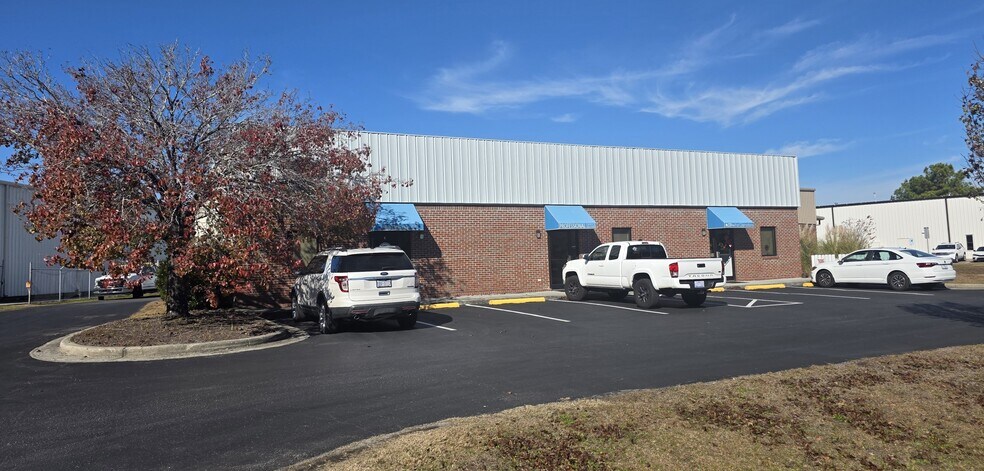 Primary Photo Of 6709 Netherlands Dr, Wilmington Industrial For Lease