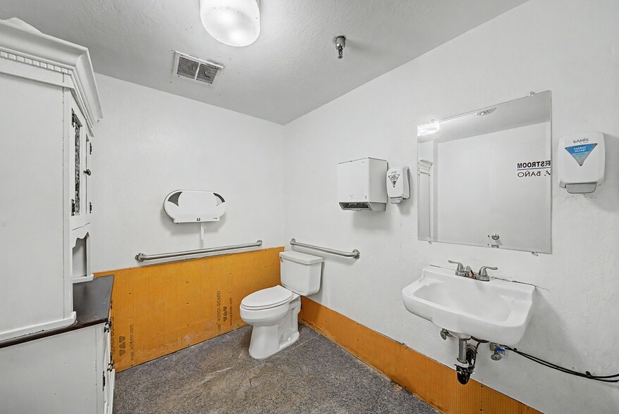 More Photos Of 320 Coney Island Dr, Sparks Warehouse For Sale