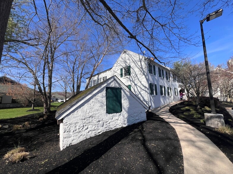 More Photos Of 100 John Robert Thomas Dr, Exton Office For Sale