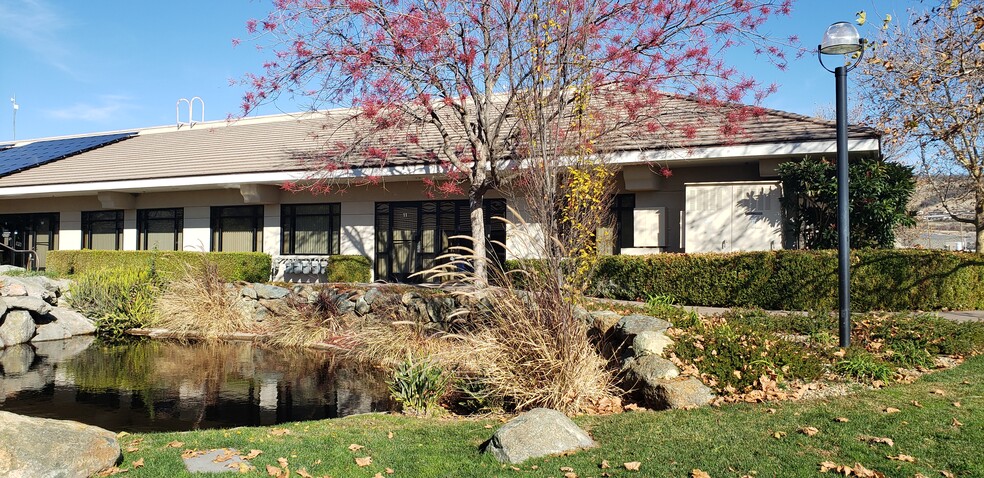 Primary Photo Of 1162 Suncast Ln, El Dorado Hills Office For Lease