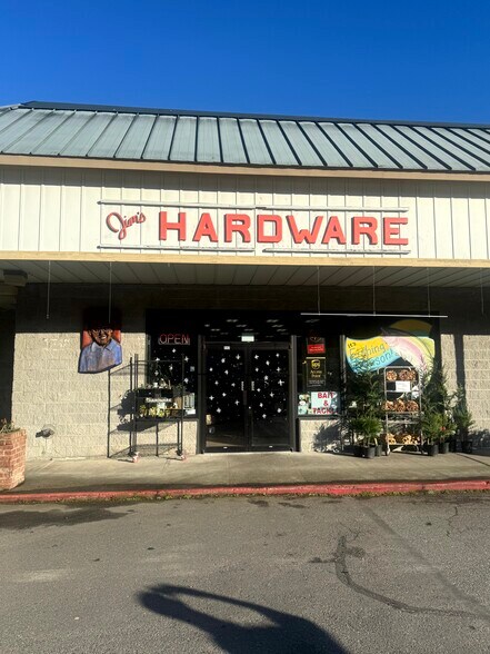 More Photos Of 11042 E Hwy 525, Clinton Storefront Retail Office For Lease