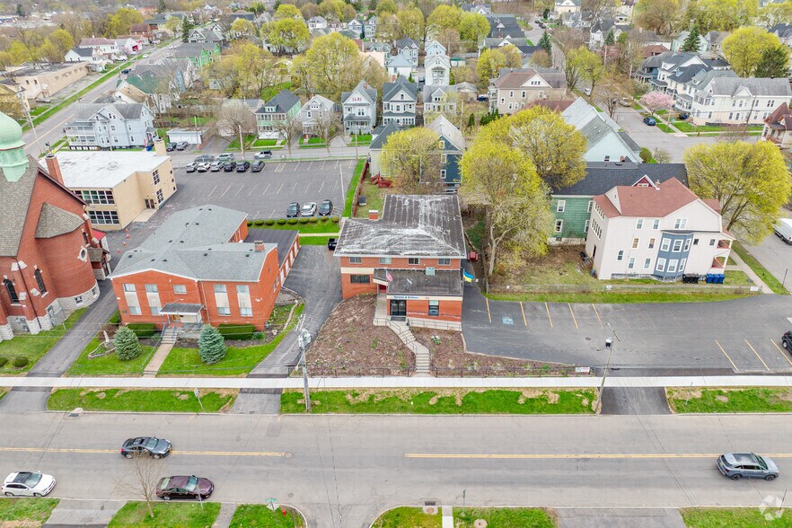 More Photos Of 211 Tompkins St, Syracuse Bank For Sale