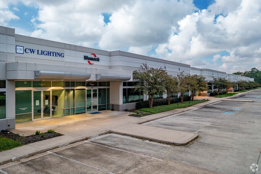 More Photos Of 7701 W Little York Rd, Houston Unknown For Lease