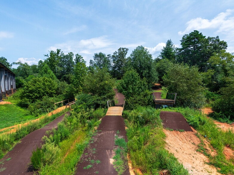 More Photos Of 701 Old Fanning Bridge Rd, Fletcher Sports And Entertainment For Sale