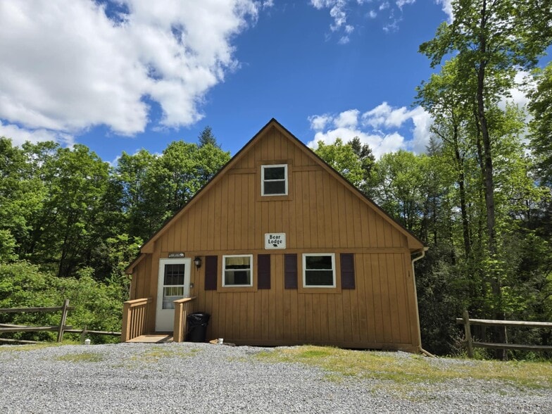 More Photos Of 1997 Rock Hill Rd, Weedville Hotel For Sale