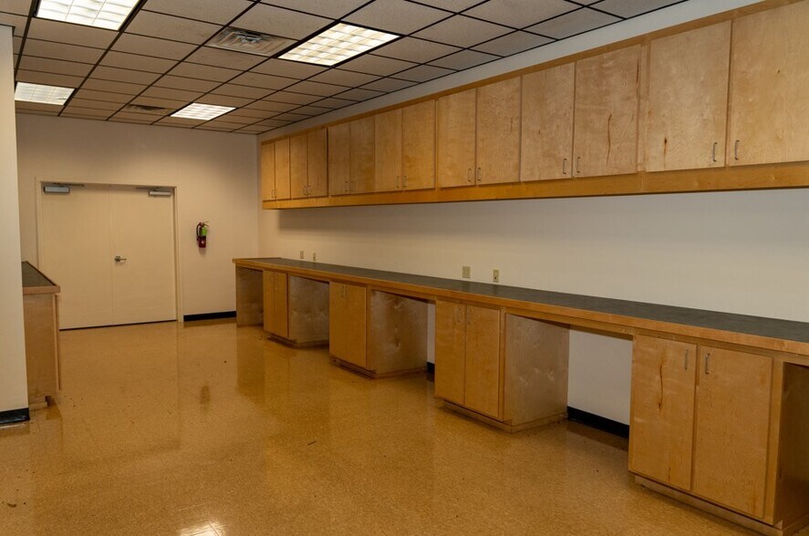 More Photos Of 105 Nova Dr, Broussard Industrial For Sale