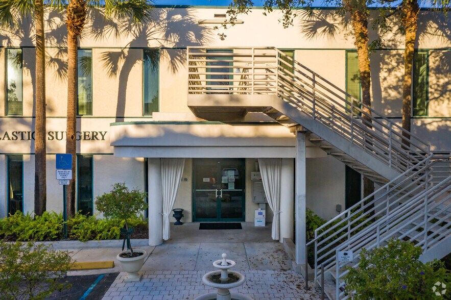 More Photos Of 4161 NW 5th St, Plantation Medical For Lease