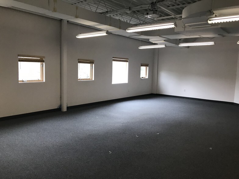 More Photos Of 113 Technology Dr, Brattleboro Office For Lease