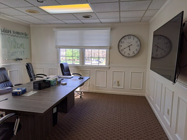 More Photos Of 1600 Scottsville Rd, Bowling Green Office For Lease