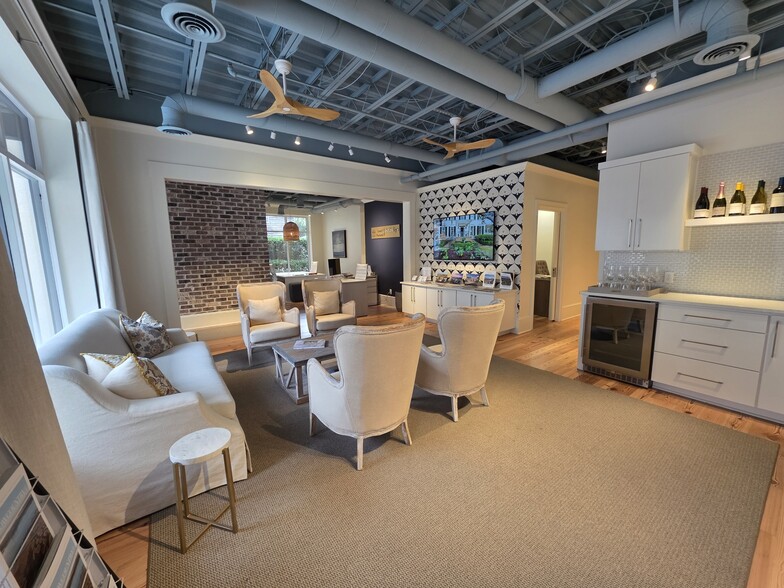 More Photos Of 6 Promenade St, Bluffton Storefront Retail Residential For Sale