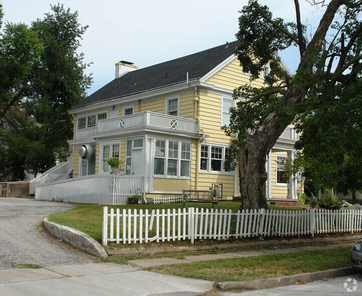 More Photos Of 1129 Walnut St, Springfield Restaurant For Sale