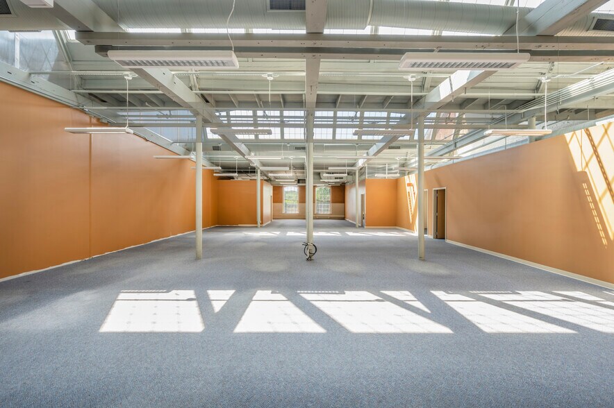 More Photos Of 146-148 W River St, Providence Medical For Lease