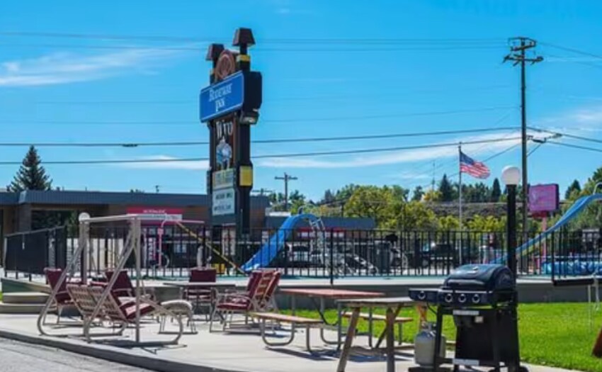 More Photos Of 610 E Hart St, Buffalo Hotel For Sale