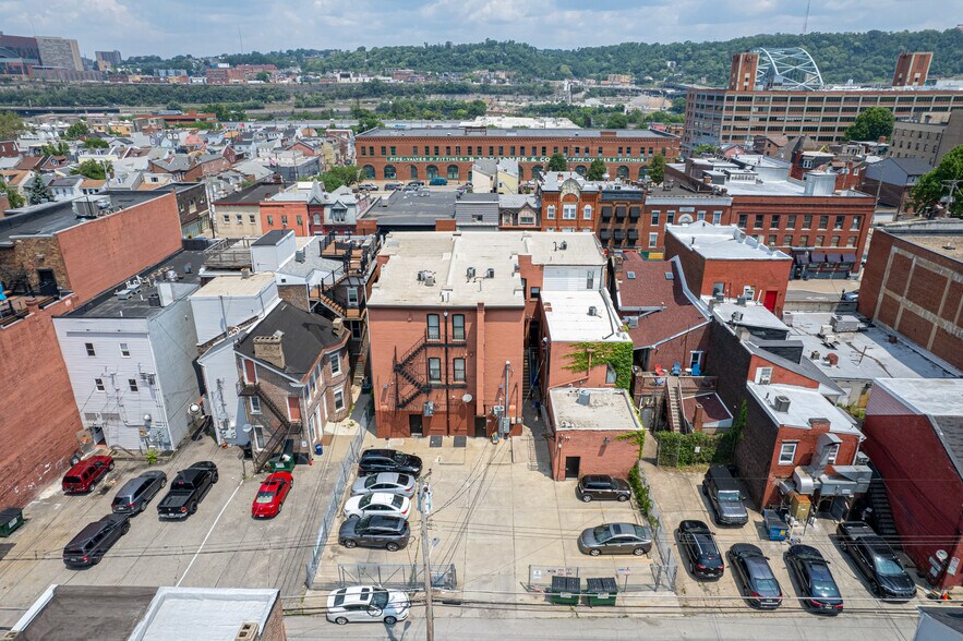 More Photos Of 2008 E Carson St, Pittsburgh Apartments For Lease