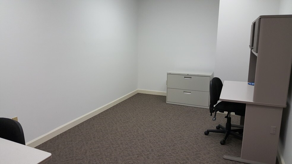 More Photos Of 17595 S Tamiami Trl, Fort Myers Medical For Lease