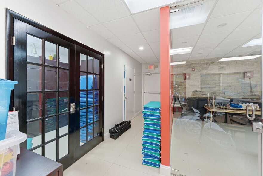 More Photos Of 6545 NW 169th St, Hialeah Medical For Sale