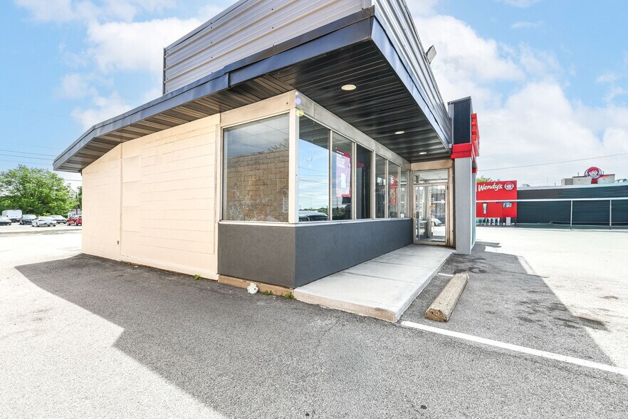 More Photos Of 5527 N Keystone Ave, Indianapolis Restaurant For Sale
