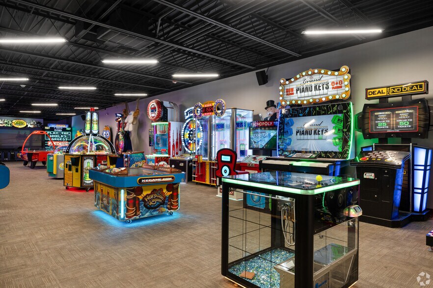 More Photos Of 3608 W 76 Country Blvd, Branson Amusement Park For Sale