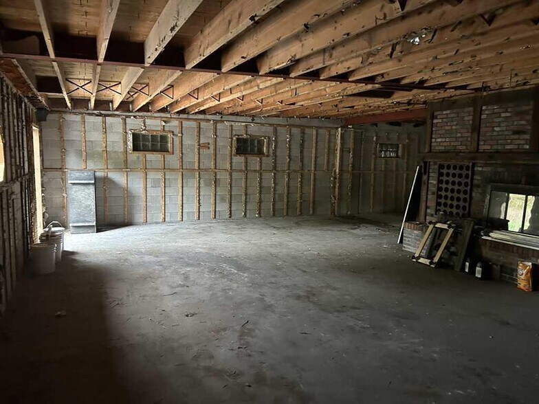 More Photos Of 2598 Oceana Dr, Shelby Restaurant For Sale