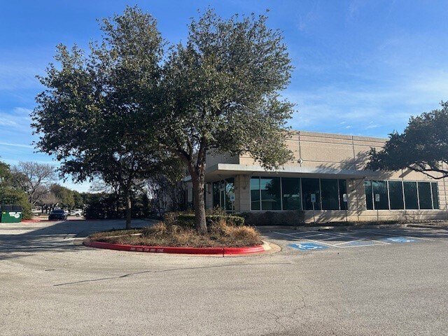 More Photos Of 3201 Industrial Ter, Austin Research And Development For Lease