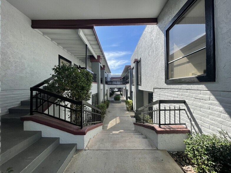 More Photos Of 2942 N 24th St, Phoenix Loft Creative Space For Lease