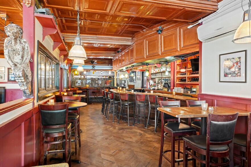 More Photos Of 143 Water St, Stonington Restaurant For Sale